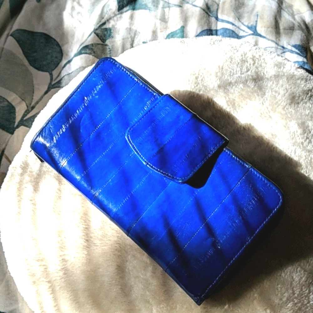 Authentic Eelskin clutch - Picture 3 of 8